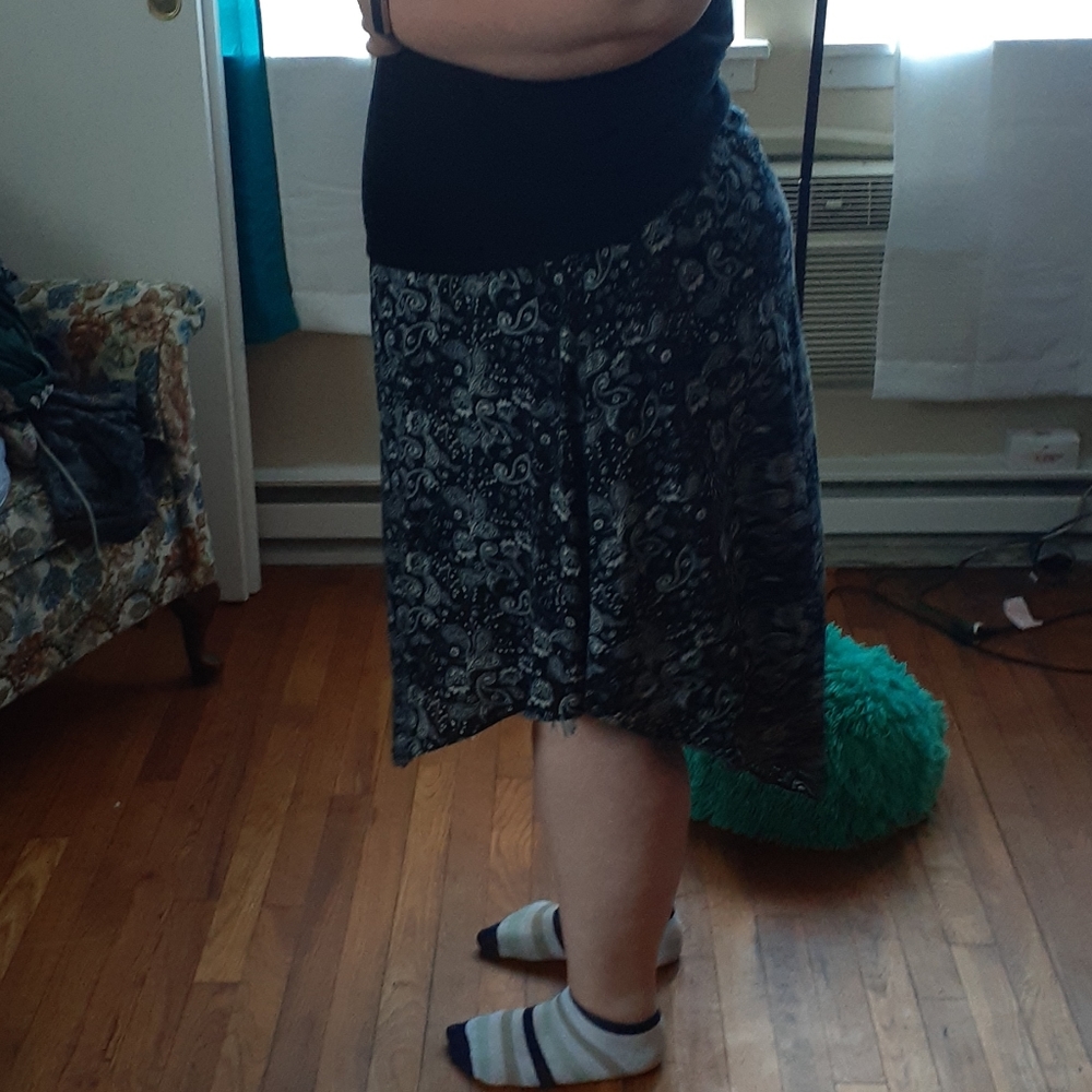 Skirt - Picture 2 of 3